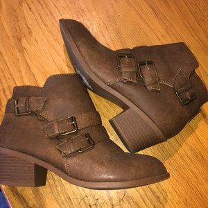 💋super cute brown booties💋